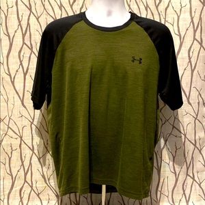 Mens under armour t shirt large green and black